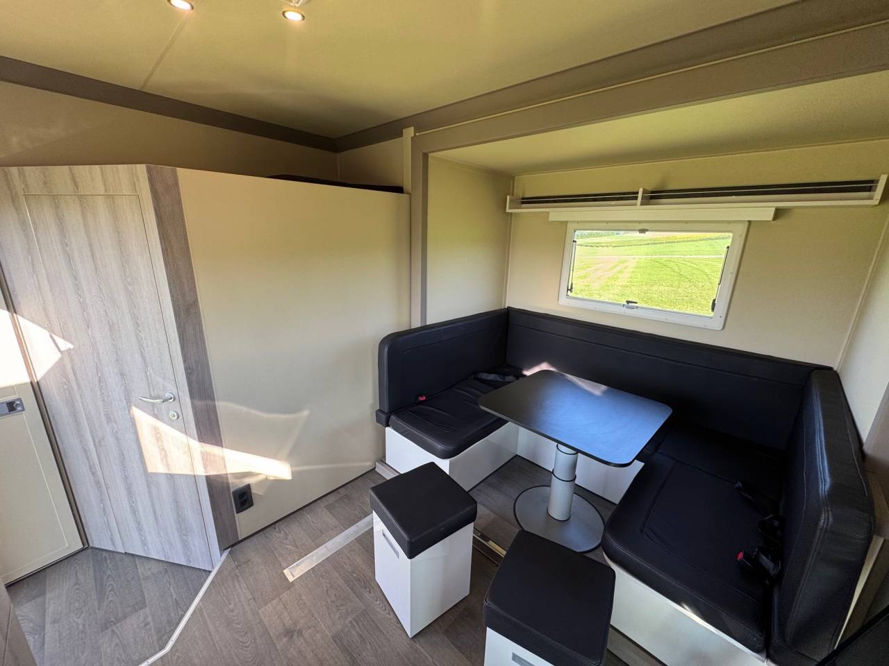 Camión para caballos Iveco IVECO 0 De segunda mano