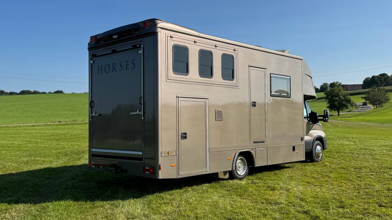 Camión para caballos Iveco IVECO 0 De segunda mano