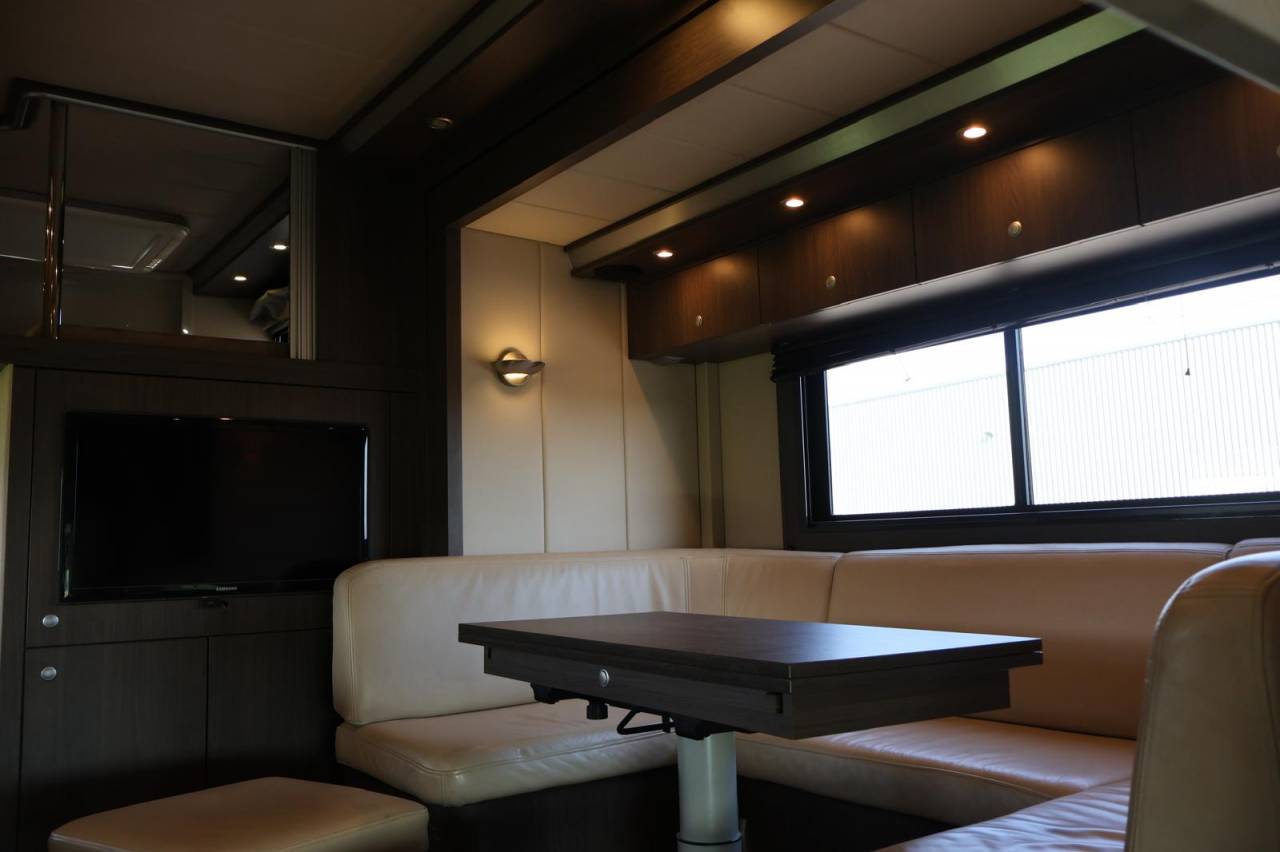 Camión para caballos STX IVECO 26.360 2011 De segunda mano