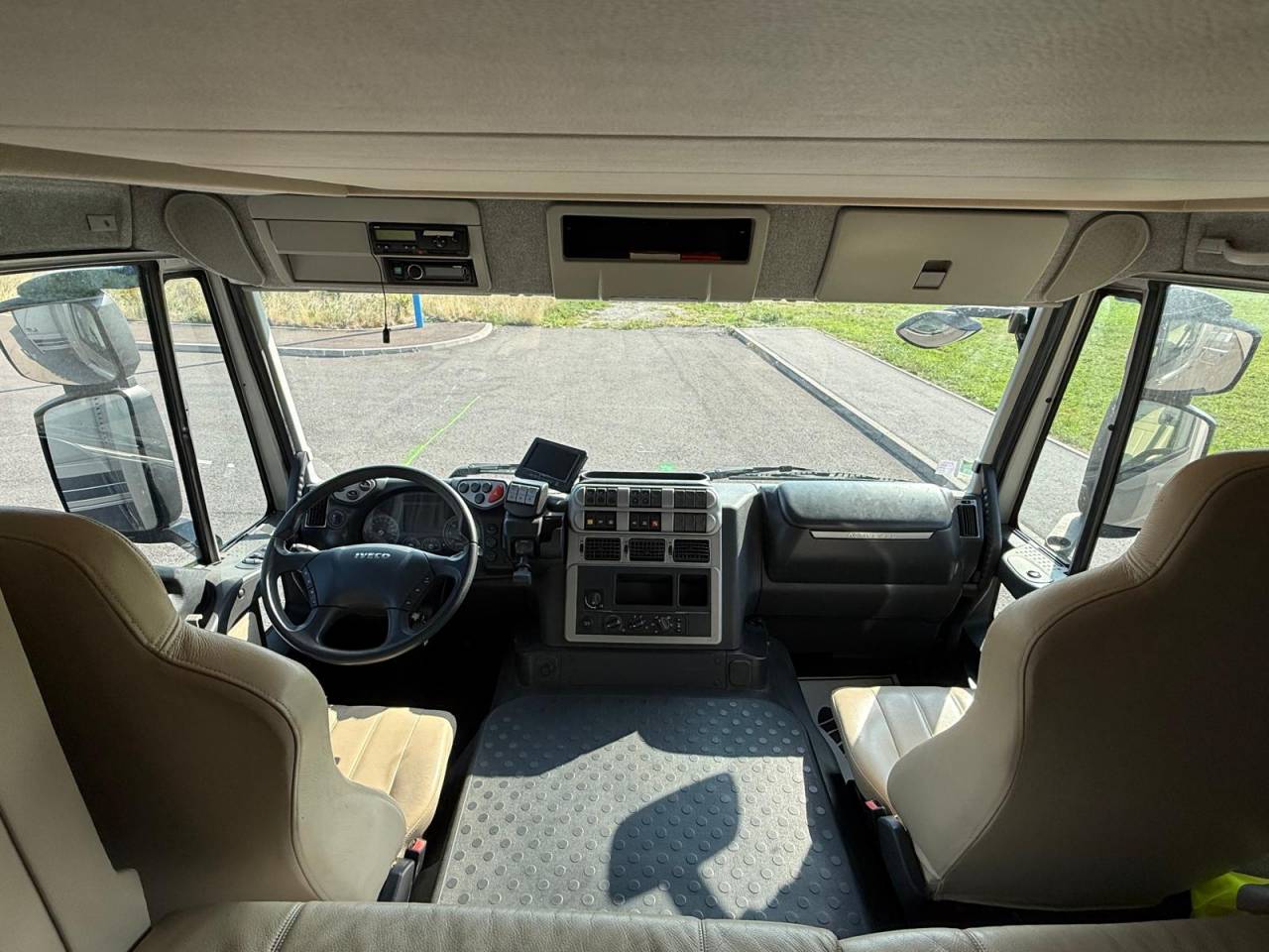 Camión para caballos STX IVECO 26.360 2011 De segunda mano