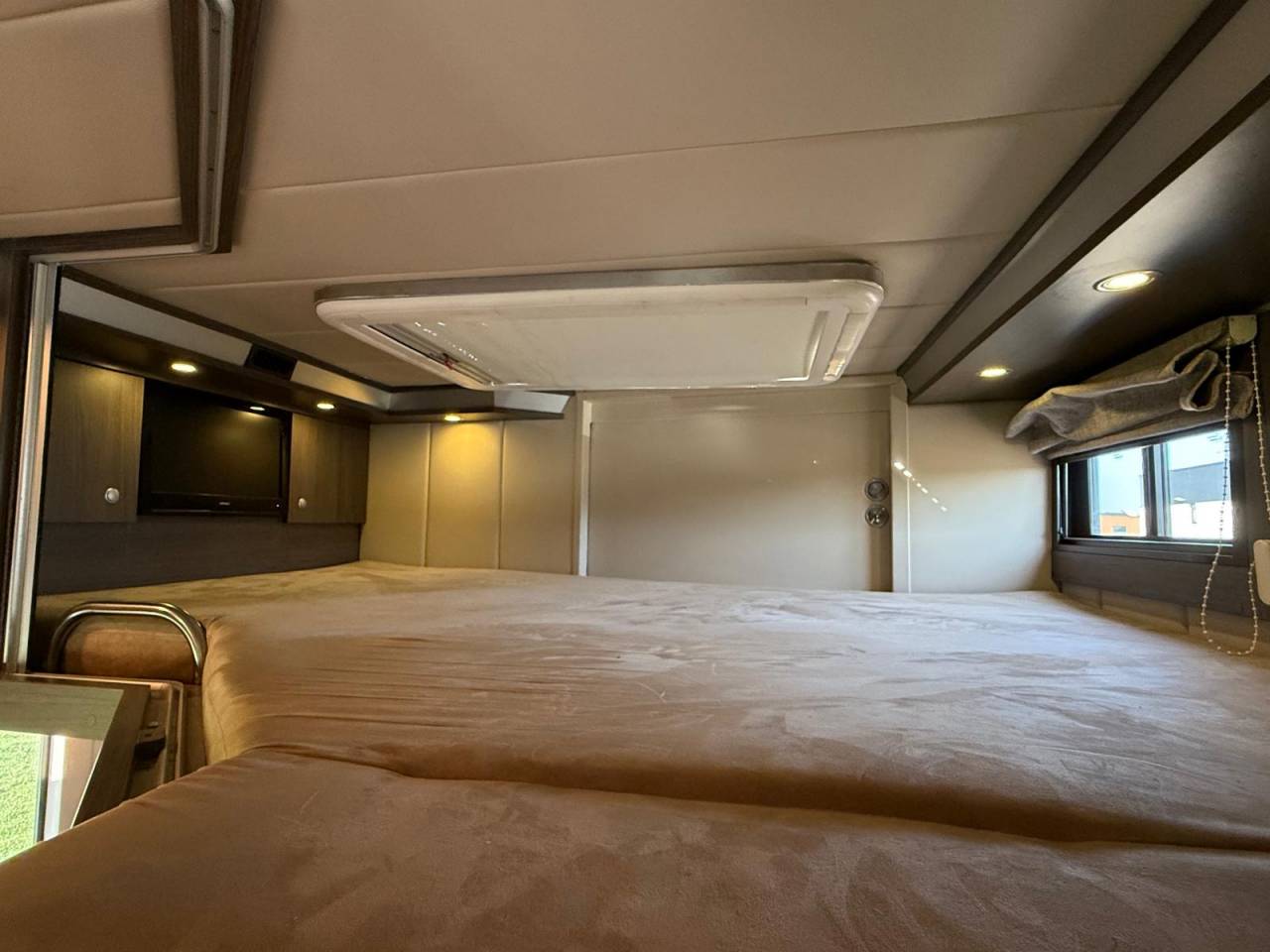 Camión para caballos STX IVECO 26.360 2011 De segunda mano