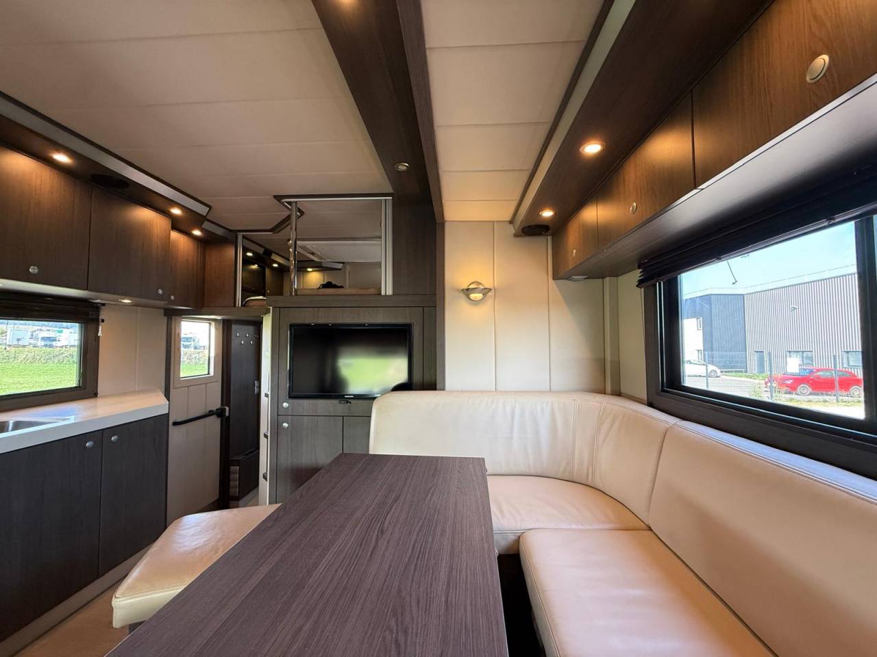 Camión para caballos STX IVECO 26.360 2011 De segunda mano