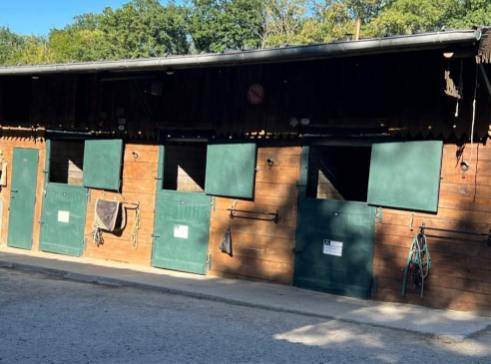 Cuadra de propietarios En venta Oise