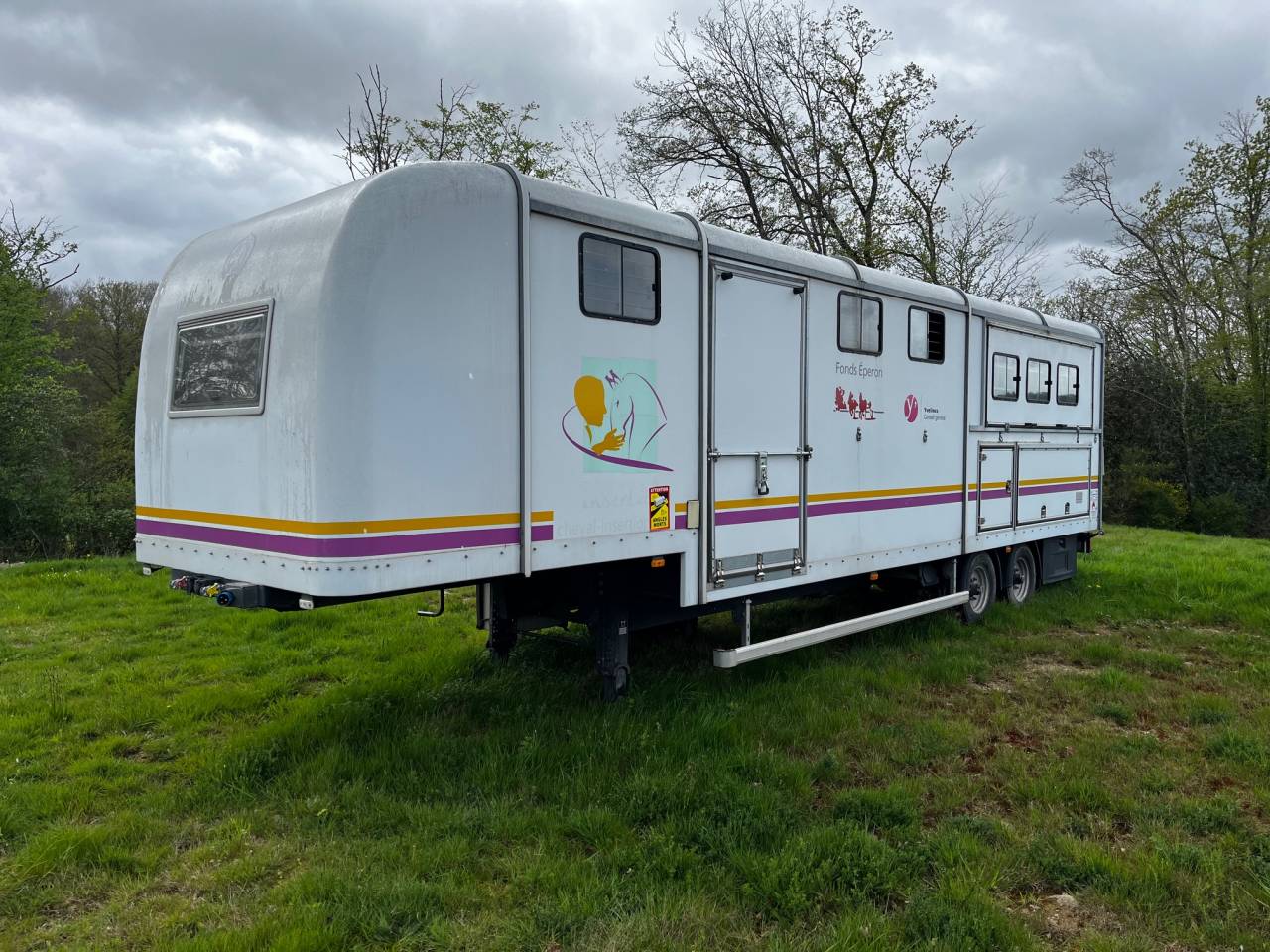 Furgoneta para caballos Iveco IVECO 35C18 / Semi Remorque VOW 2010 De segunda mano