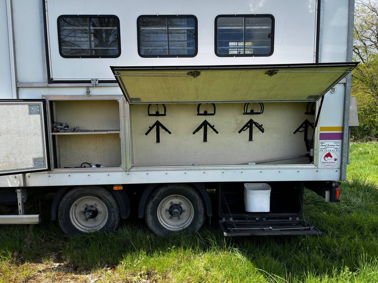 Furgoneta para caballos Iveco IVECO 35C18 / Semi Remorque VOW 2010 De segunda mano