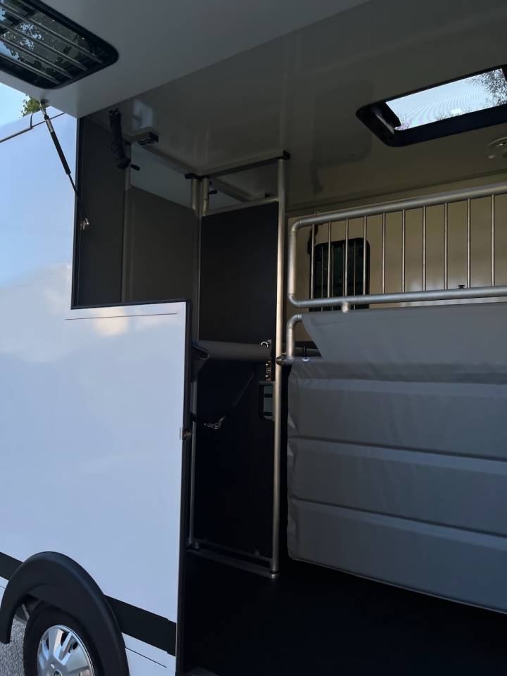 Furgoneta para caballos Otra marca PEUGEOT 0 Nuevo