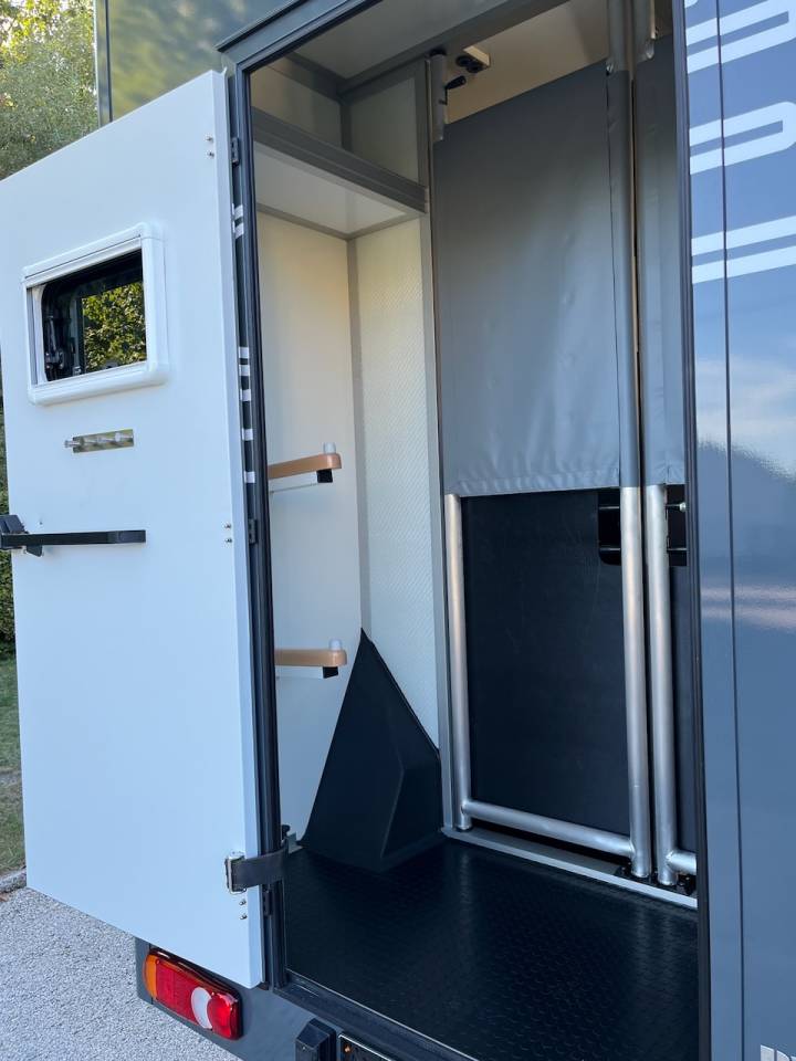 Furgoneta para caballos Otra marca PEUGEOT 0 Nuevo