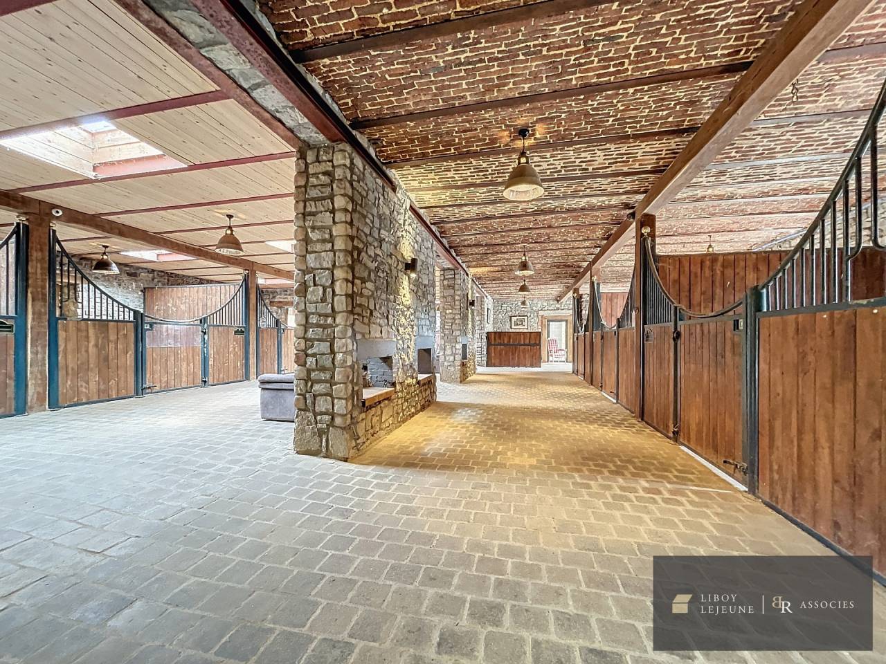 Granja ecuestre En venta Namur