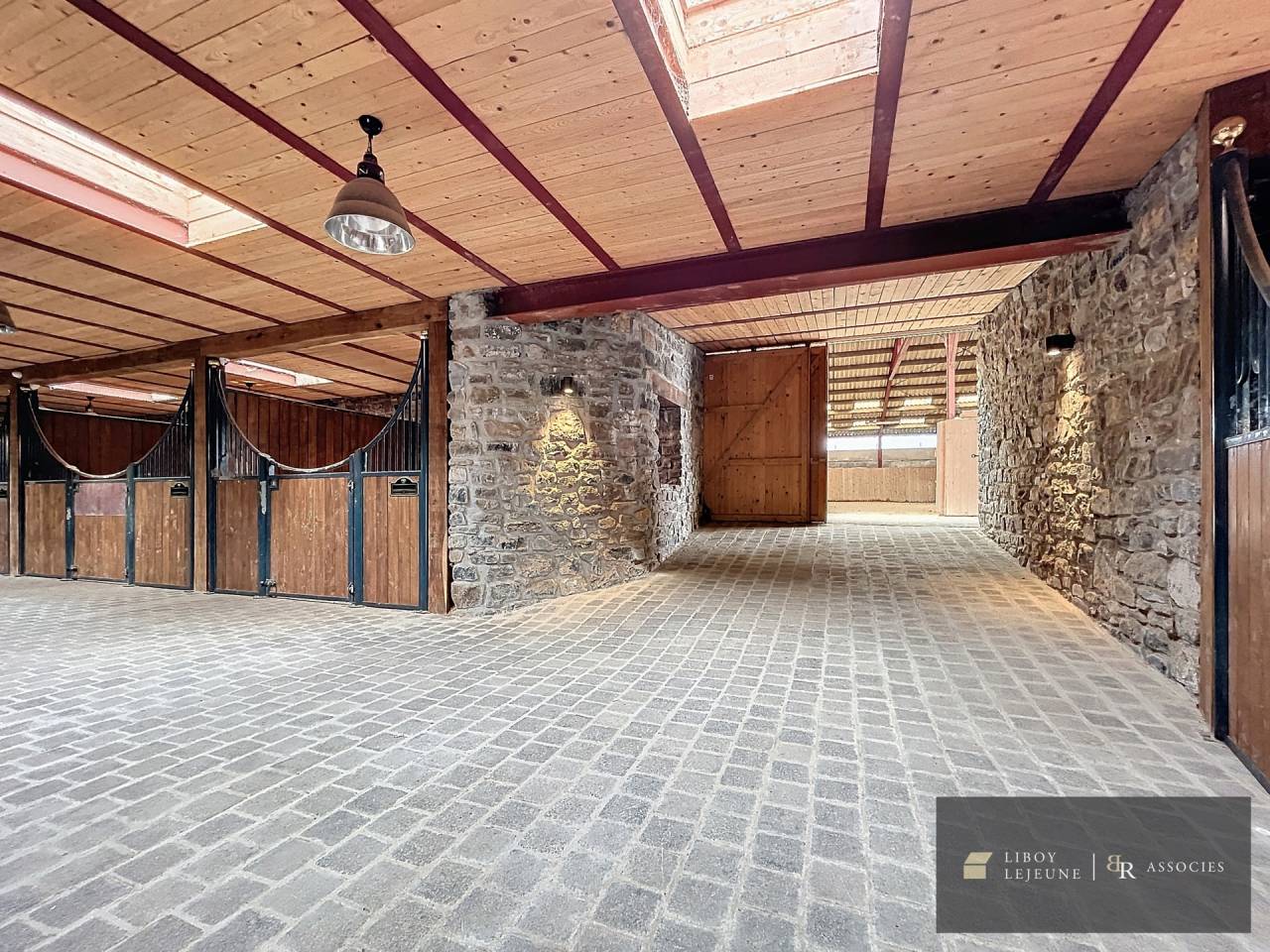 Granja ecuestre En venta Namur