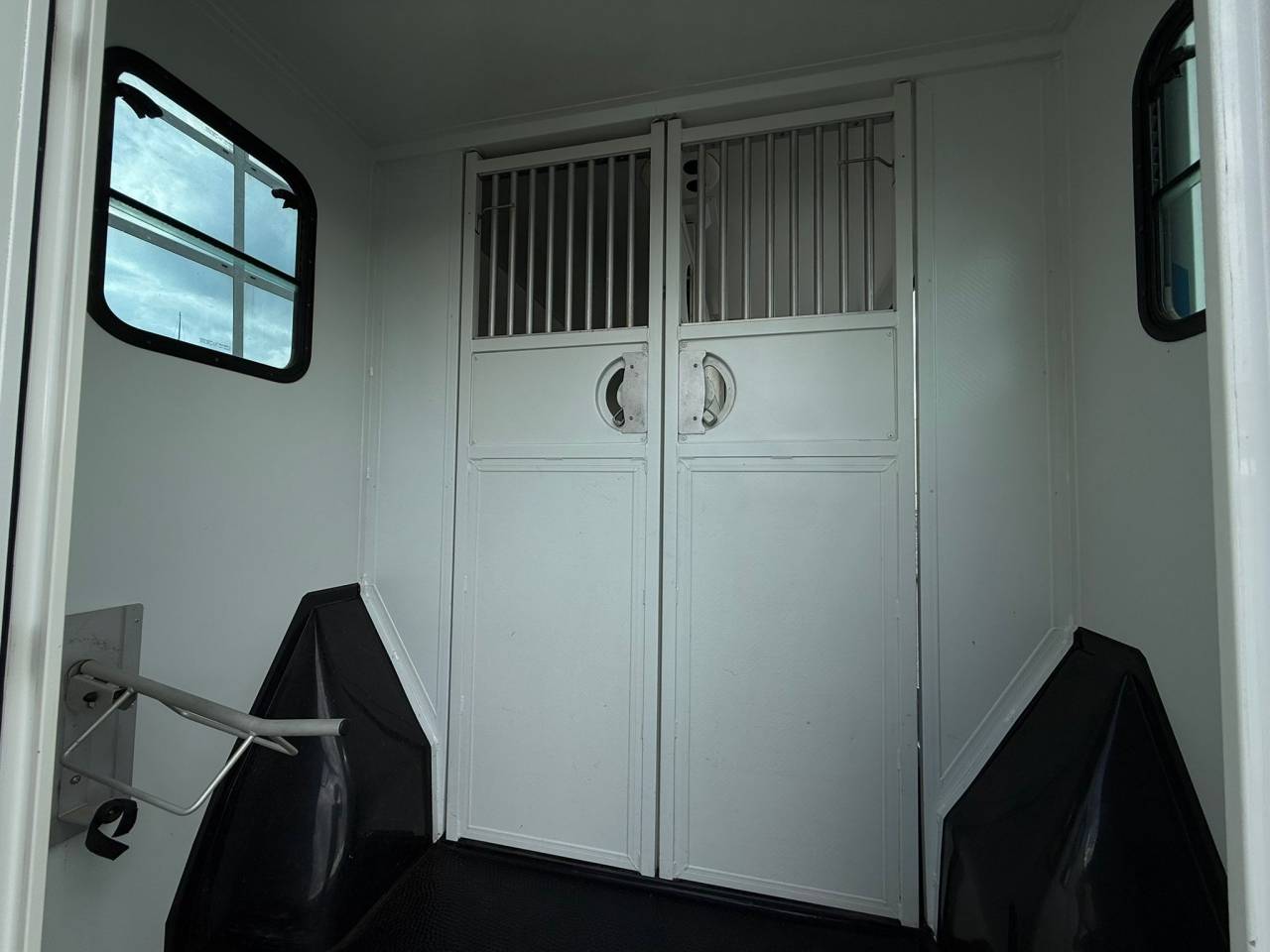 Furgoneta para caballos Theault PEUGEOT BOXER 150CH STALLE 2015 De segunda mano