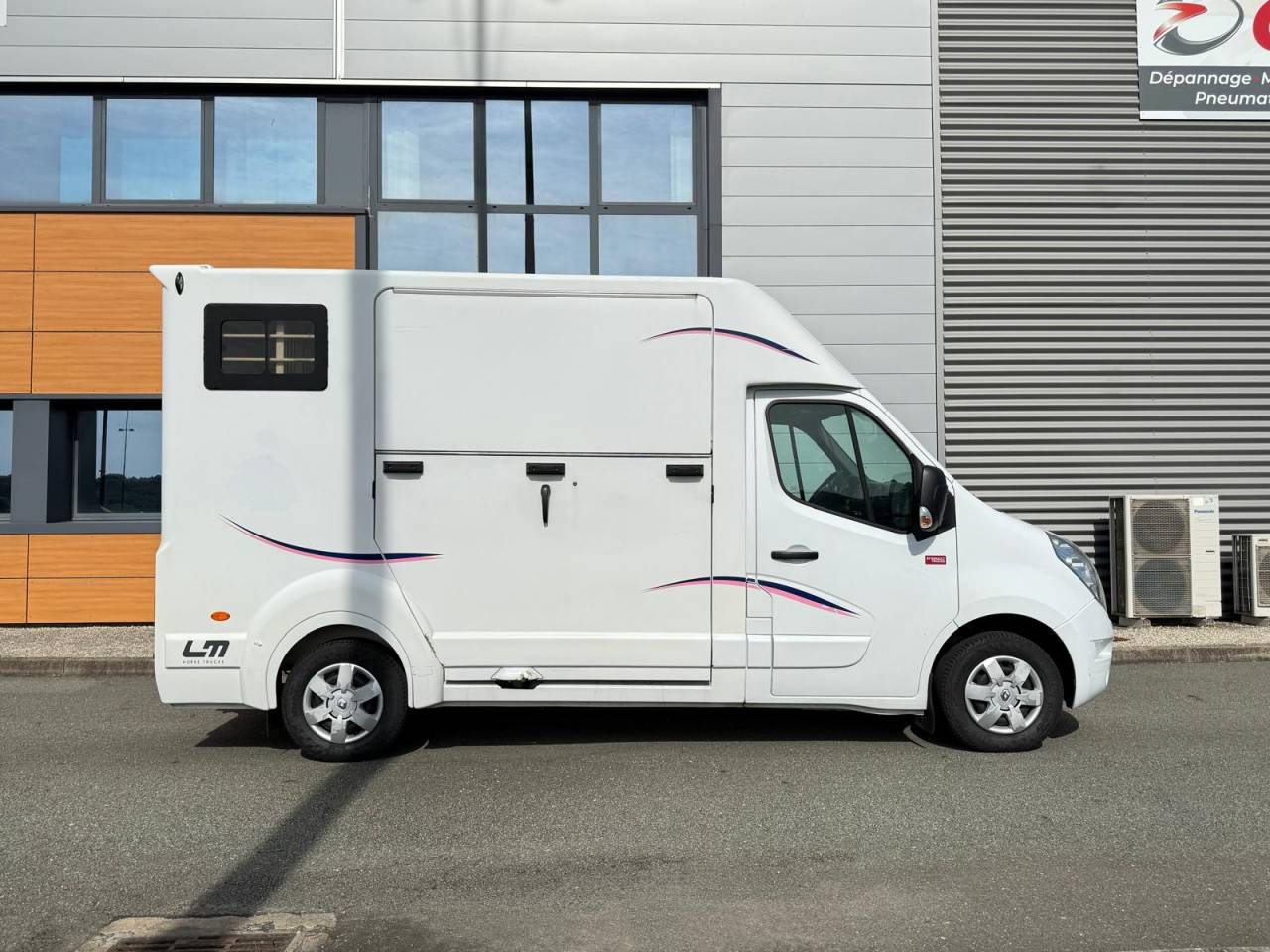 Furgoneta para caballos Barbot POLYVAN D3C 2019 De segunda mano