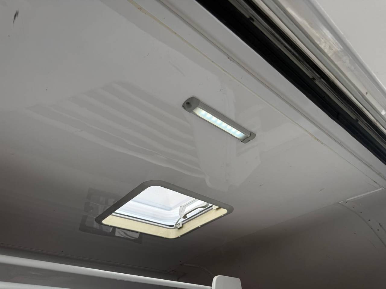 Furgoneta para caballos Barbot POLYVAN D3C 2019 De segunda mano