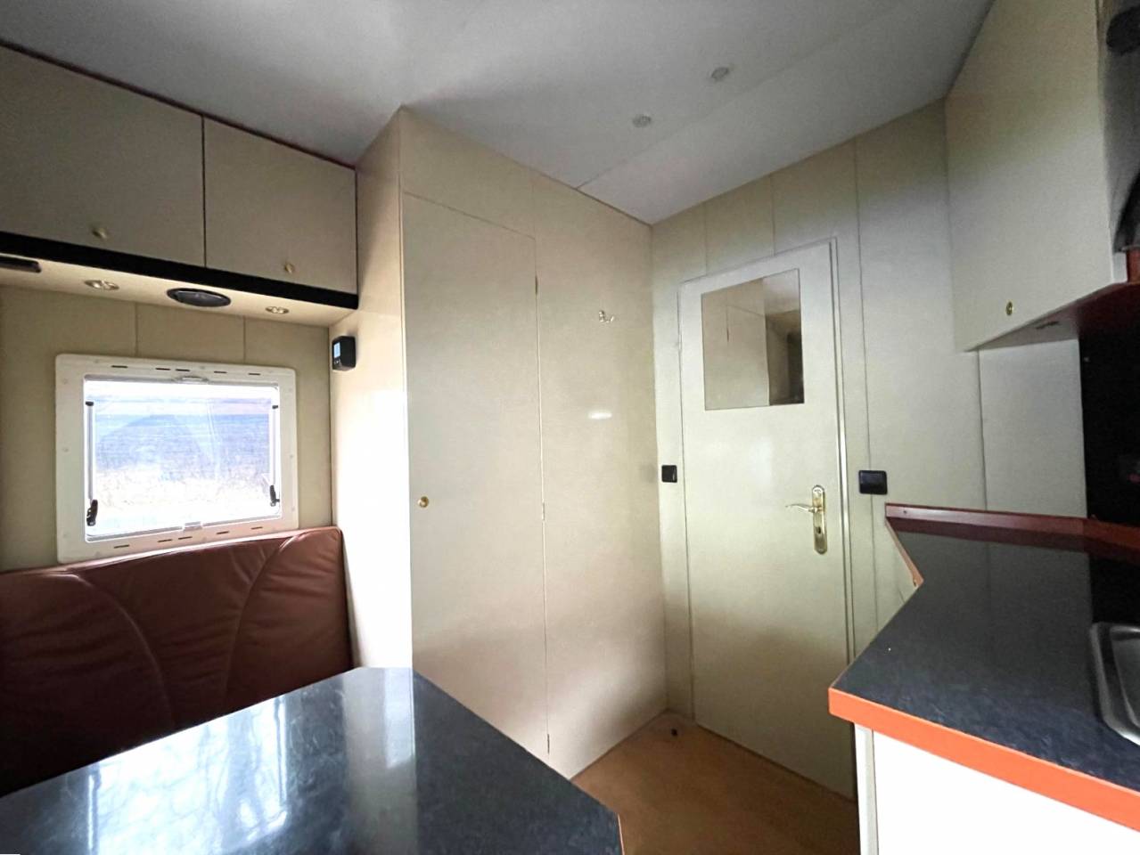 Camión para caballos Man MAN 0 De segunda mano