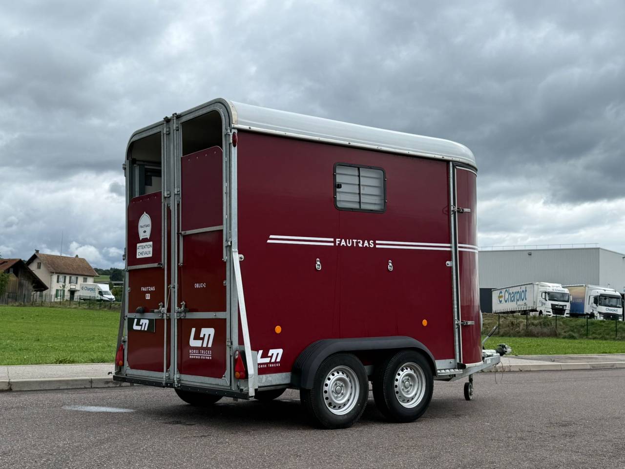 Van caballos Fautras OBLIC 2+ 2 Caballos 2023 De segunda mano