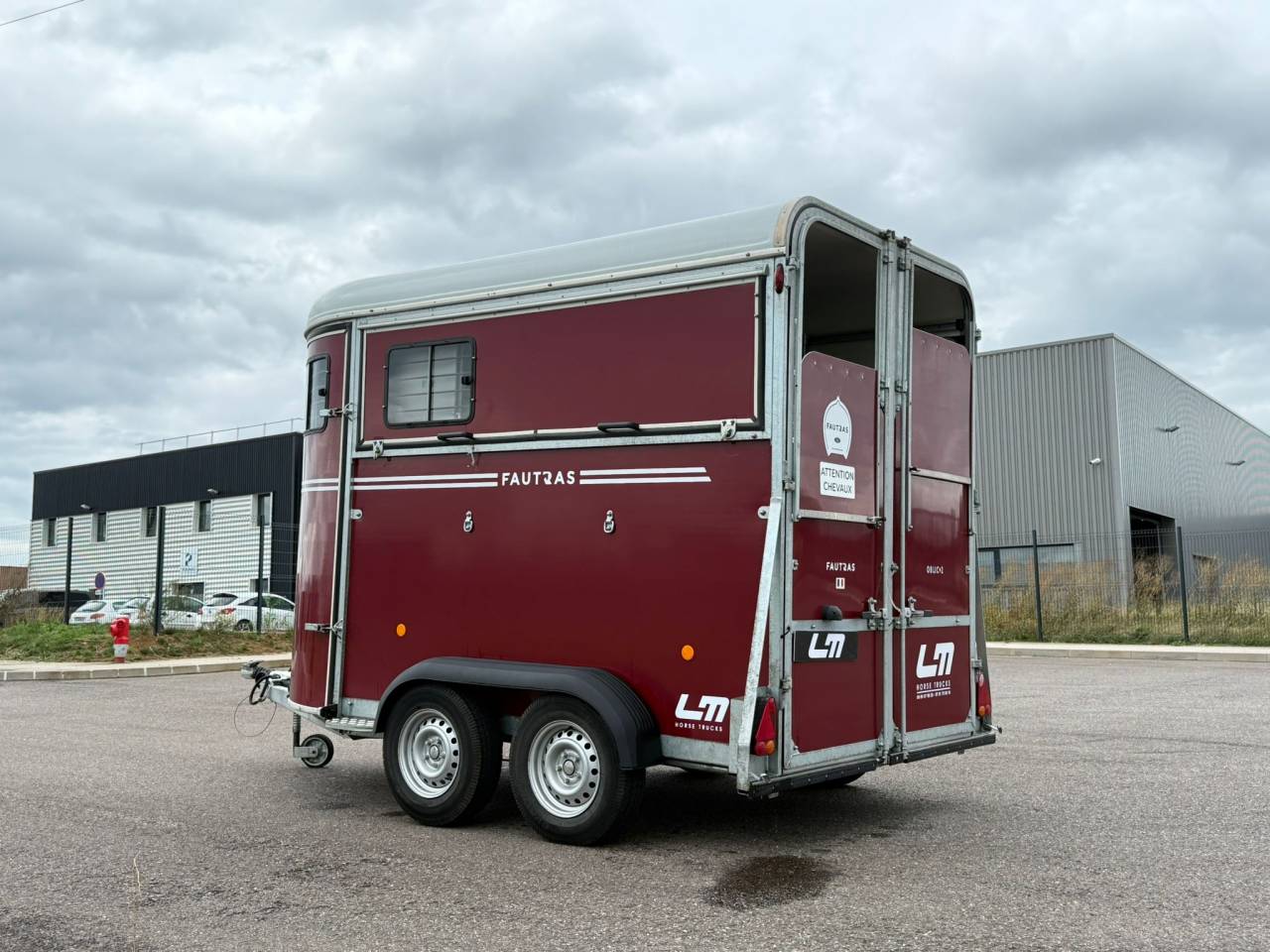 Van caballos Fautras OBLIC 2+ 2 Caballos 2023 De segunda mano