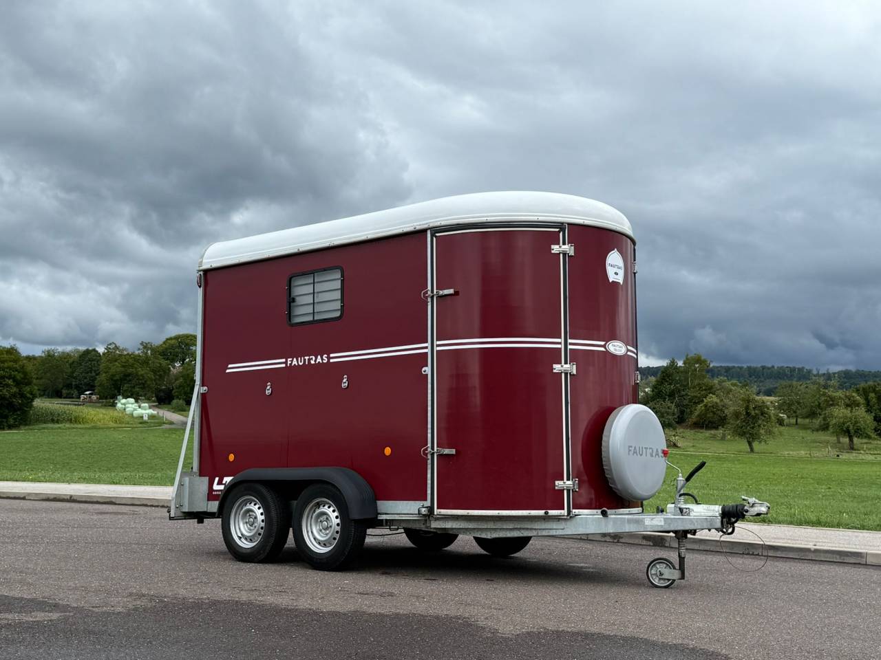 Van caballos Fautras OBLIC 2+ 2 Caballos 2023 De segunda mano