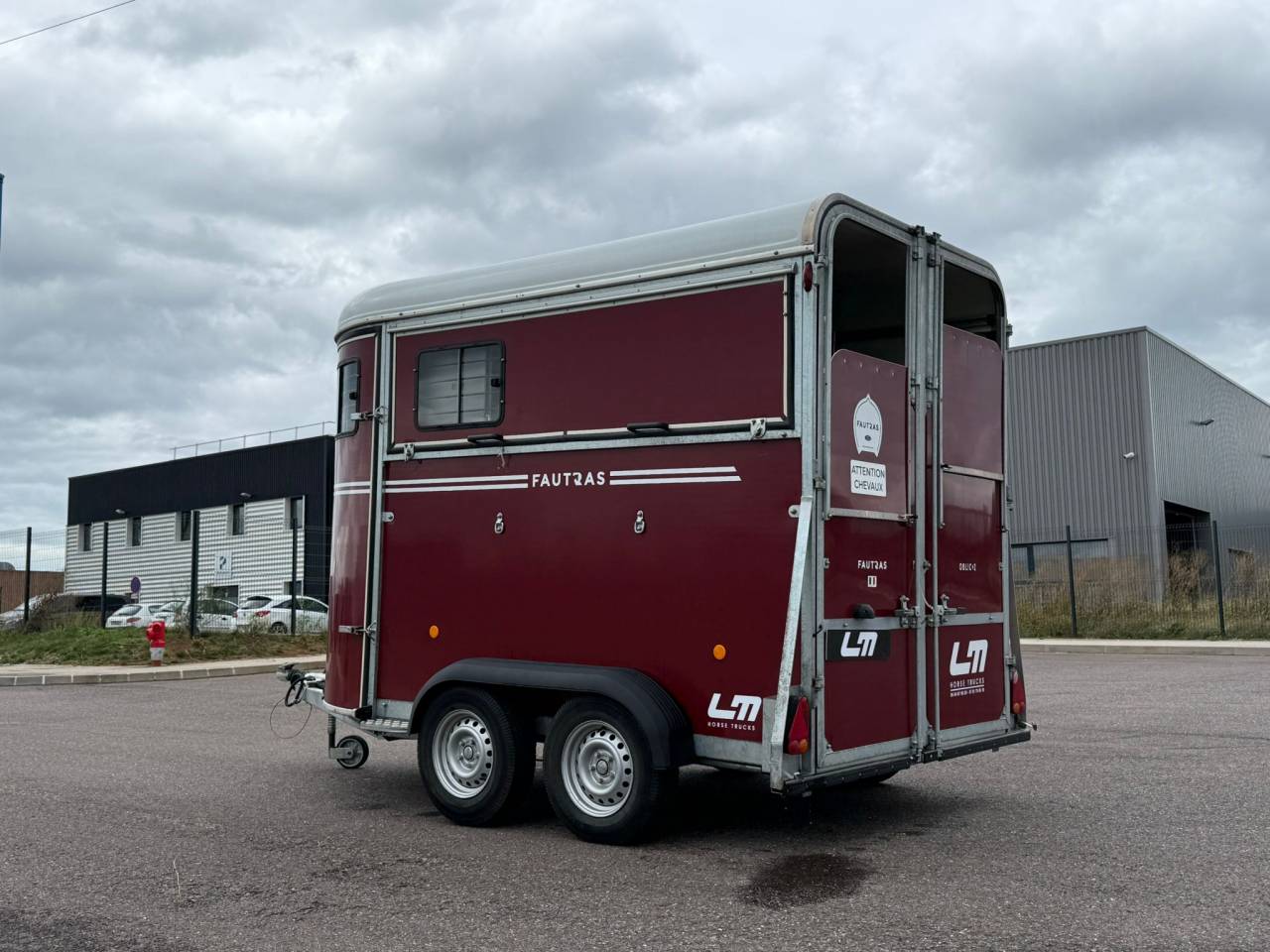 Van caballos Fautras OBLIC 2+ 2 Caballos 2023 De segunda mano