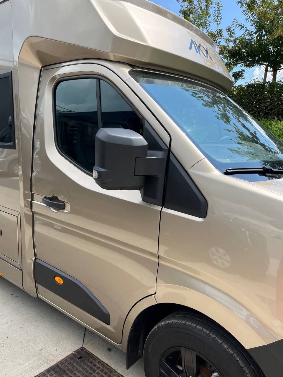 Furgoneta para caballos AKX Master 2025 2025 Nuevo