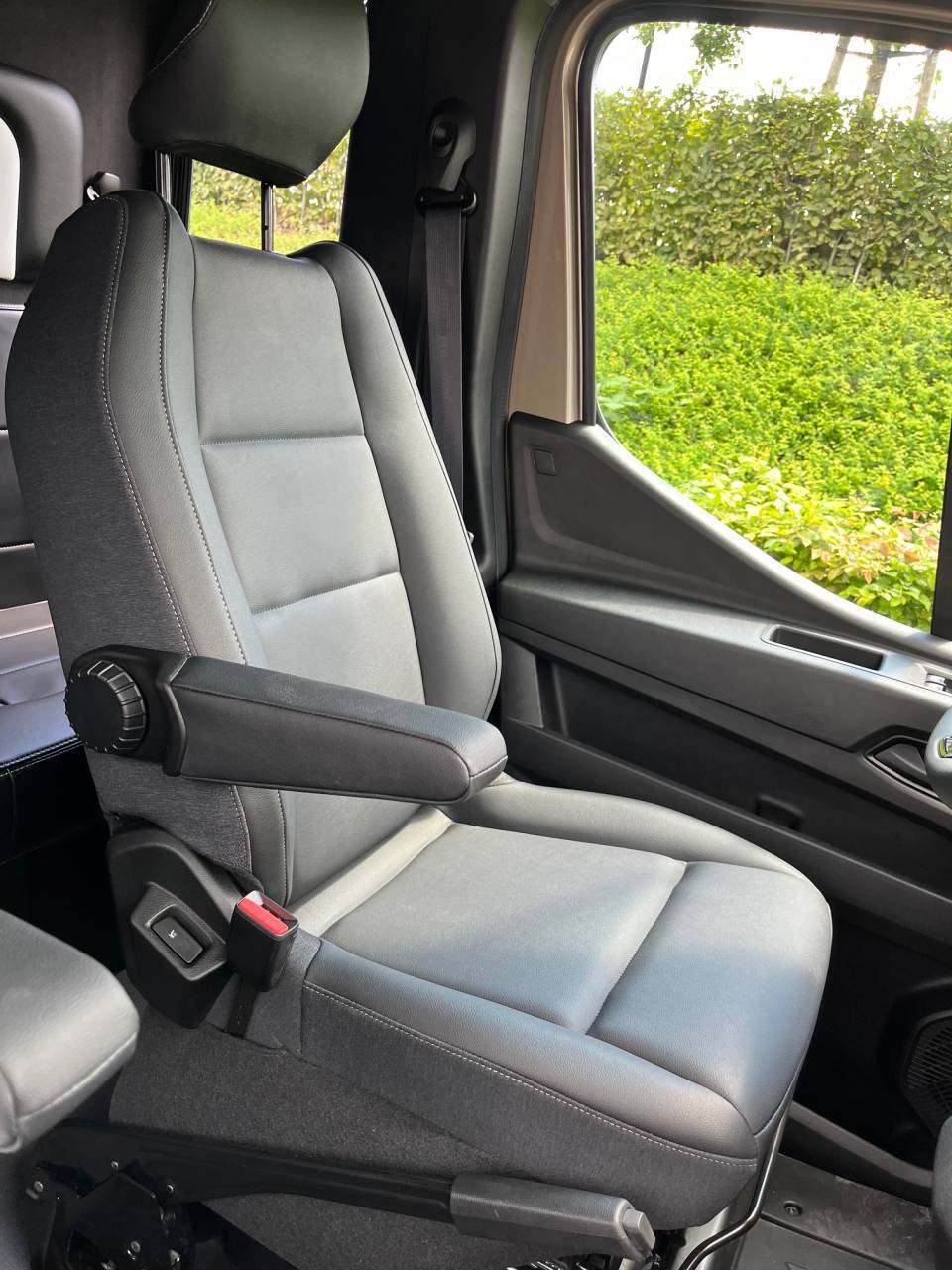 Furgoneta para caballos AKX Master 2025 2025 Nuevo