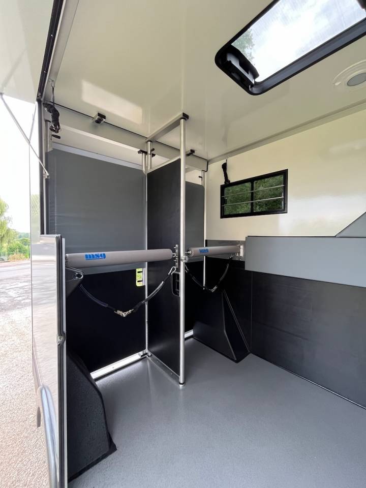 Furgoneta para caballos Iveco IVECO 0 Nuevo