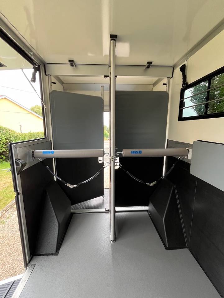 Furgoneta para caballos Iveco IVECO 0 Nuevo