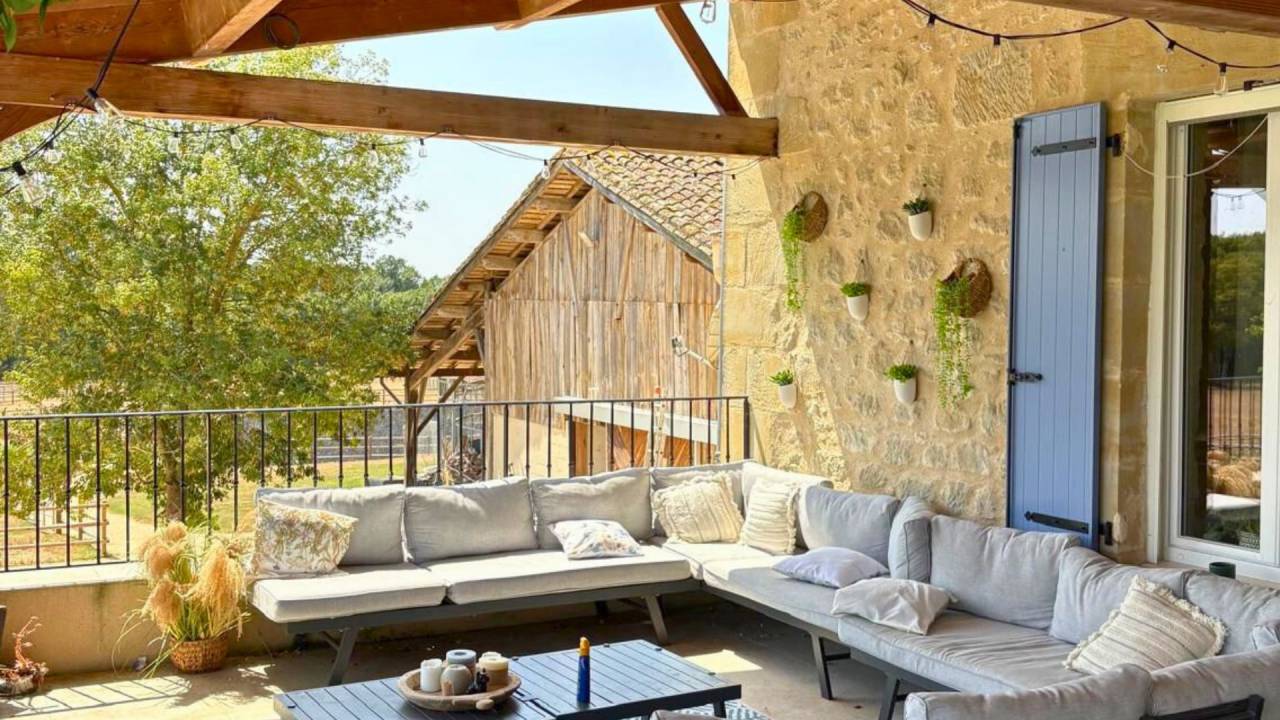 Bonita residencia ecuestre En venta Lot y Garona