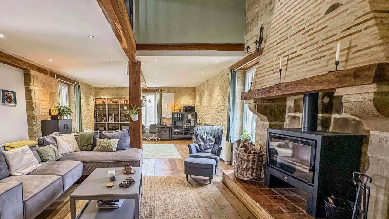 Bonita residencia ecuestre En venta Lot y Garona