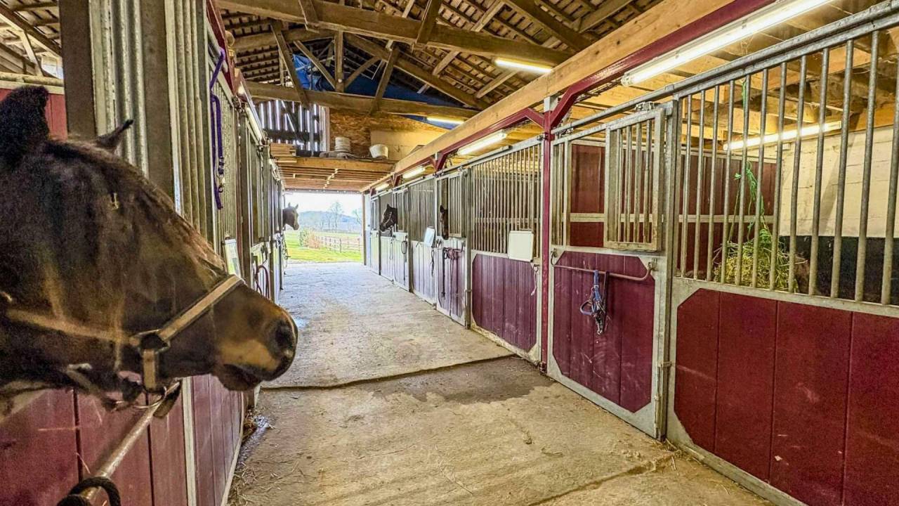 Bonita residencia ecuestre En venta Lot y Garona