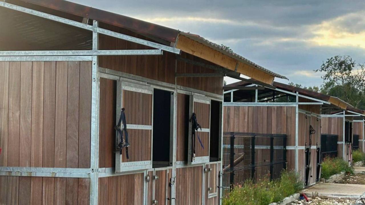 Bonita residencia ecuestre En venta Lot y Garona