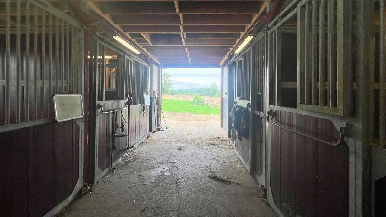 Bonita residencia ecuestre En venta Lot y Garona