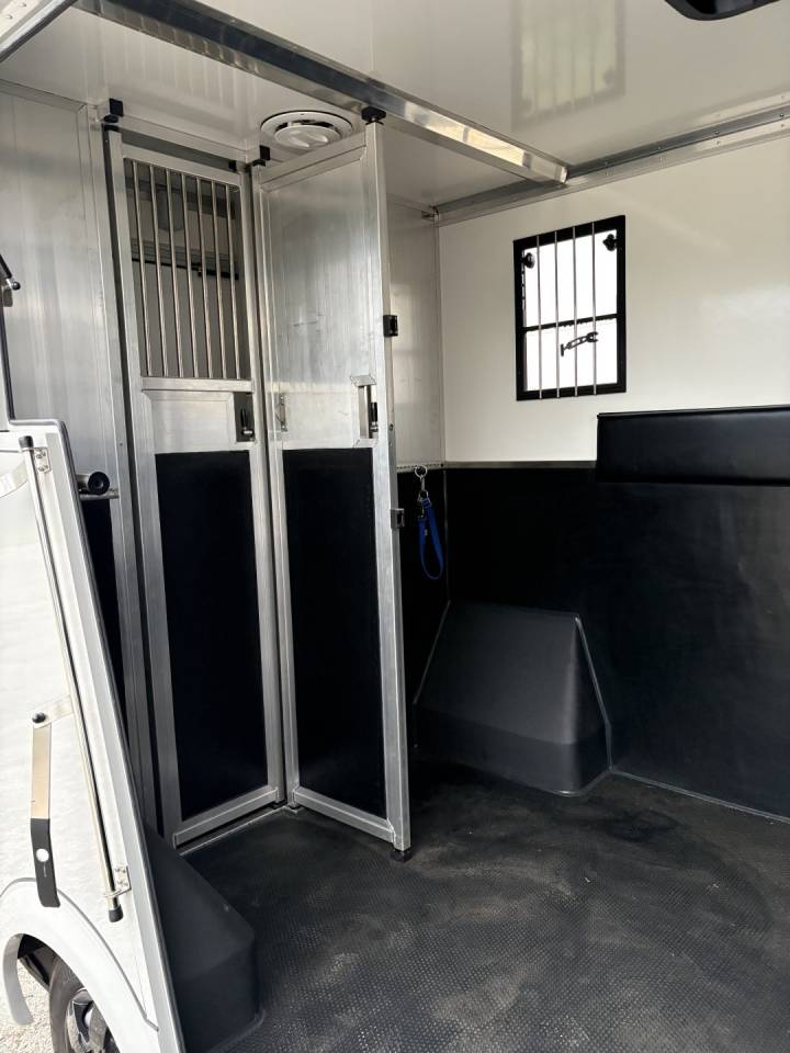 Furgoneta para caballos Renault Master 2022 Nuevo