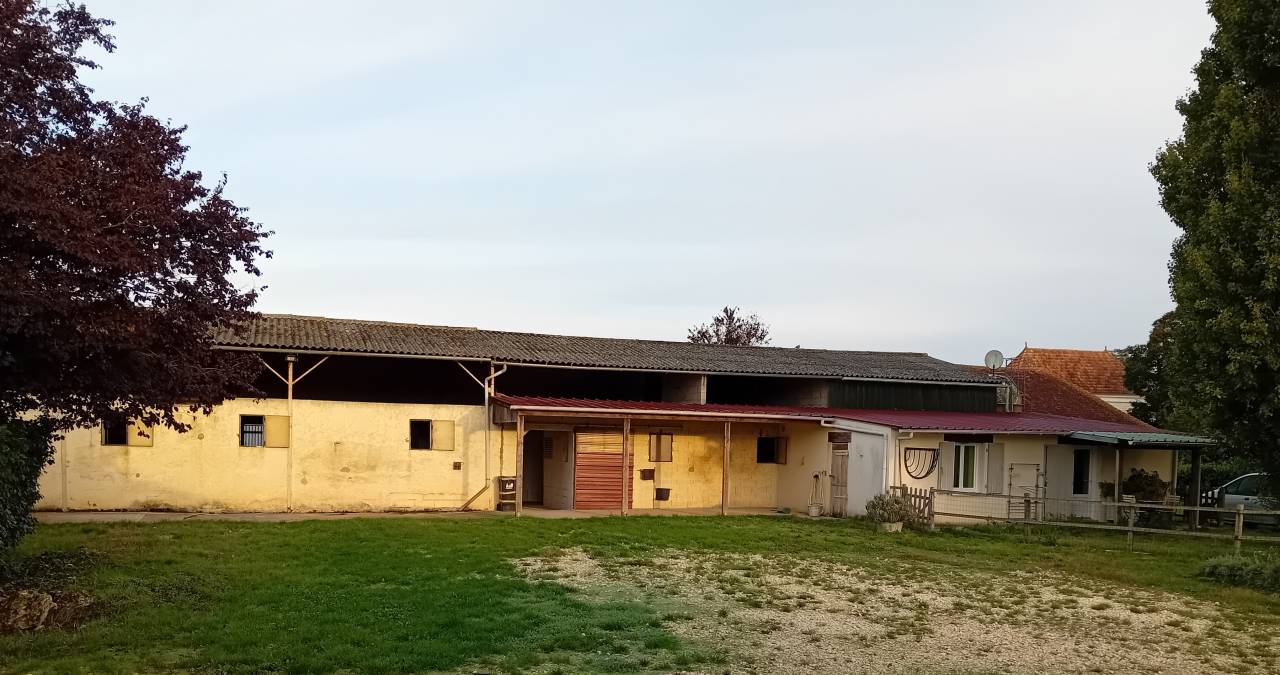 Bonita residencia ecuestre En venta Charente Marítimo