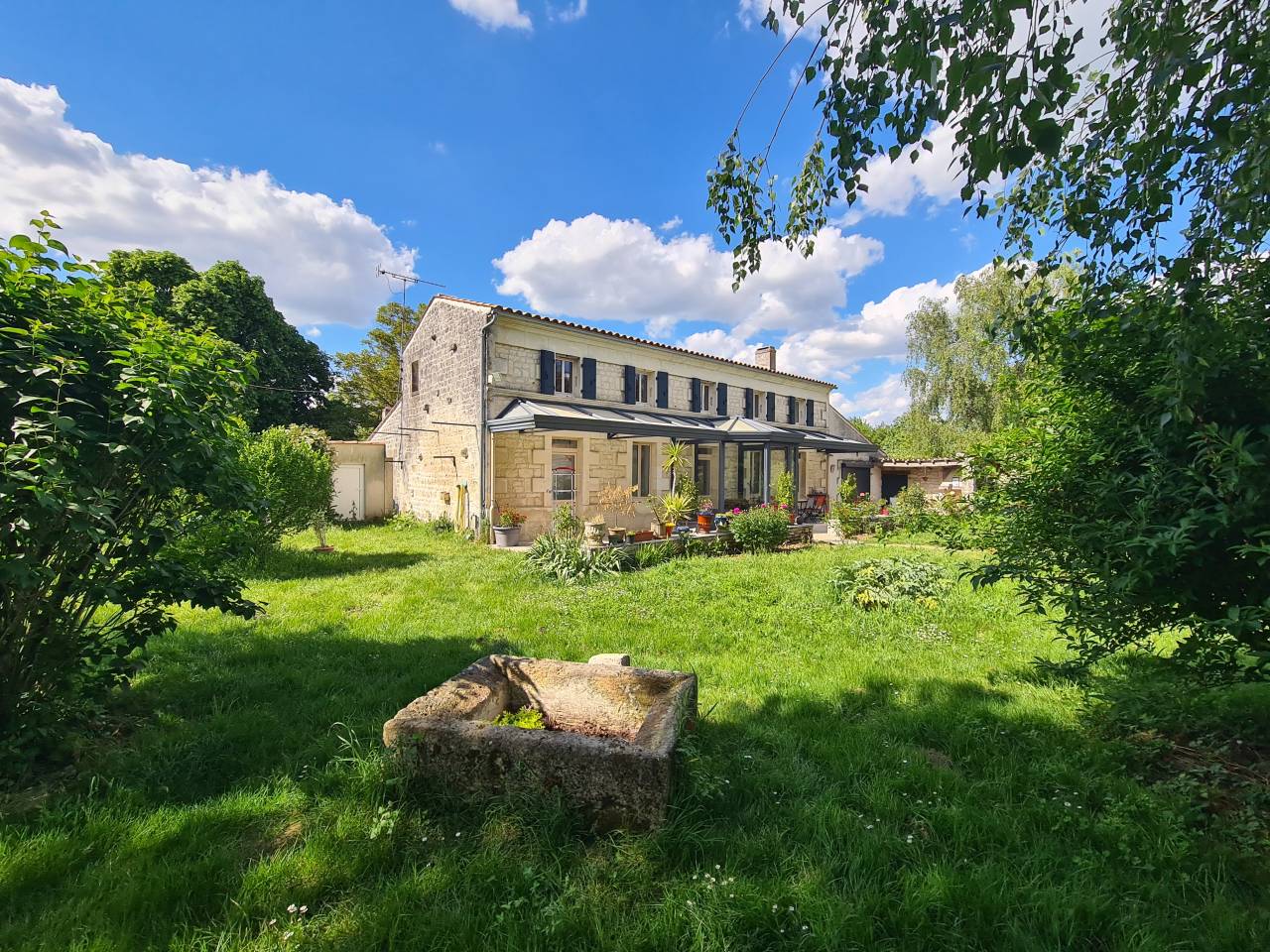 Bonita residencia ecuestre En venta Charente Mar&iacute;timo