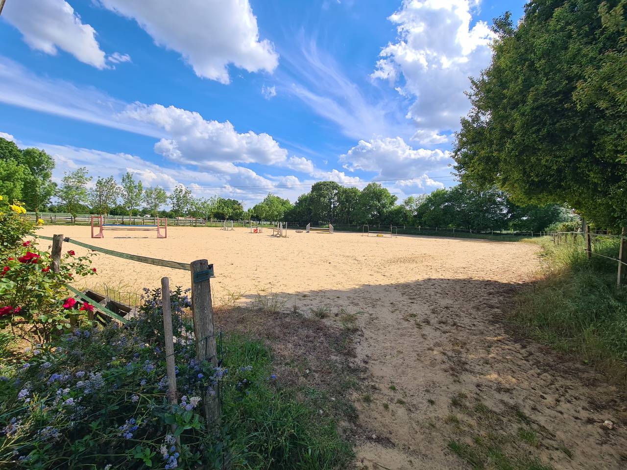 Bonita residencia ecuestre En venta Charente Mar&iacute;timo