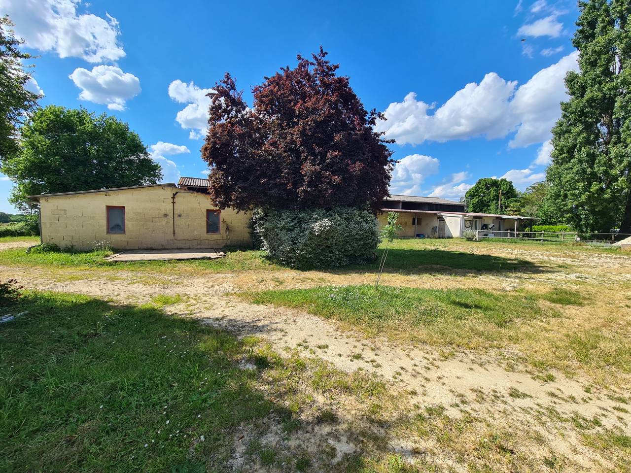 Bonita residencia ecuestre En venta Charente Mar&iacute;timo