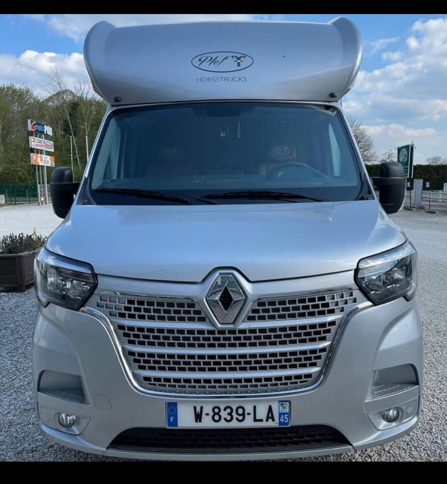 Furgoneta para caballos Renault Master 3 2021 De segunda mano