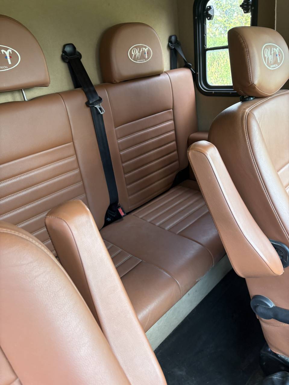 Furgoneta para caballos Renault Master 3 2021 De segunda mano