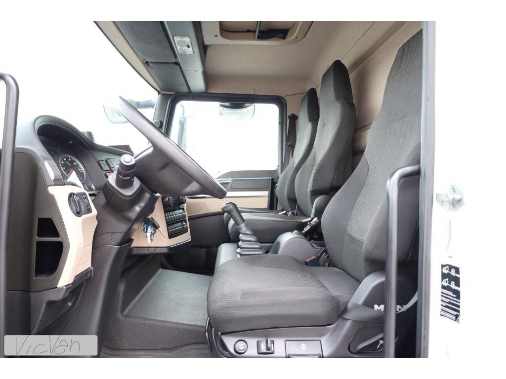 MAN TGL 8.190 con vivienda