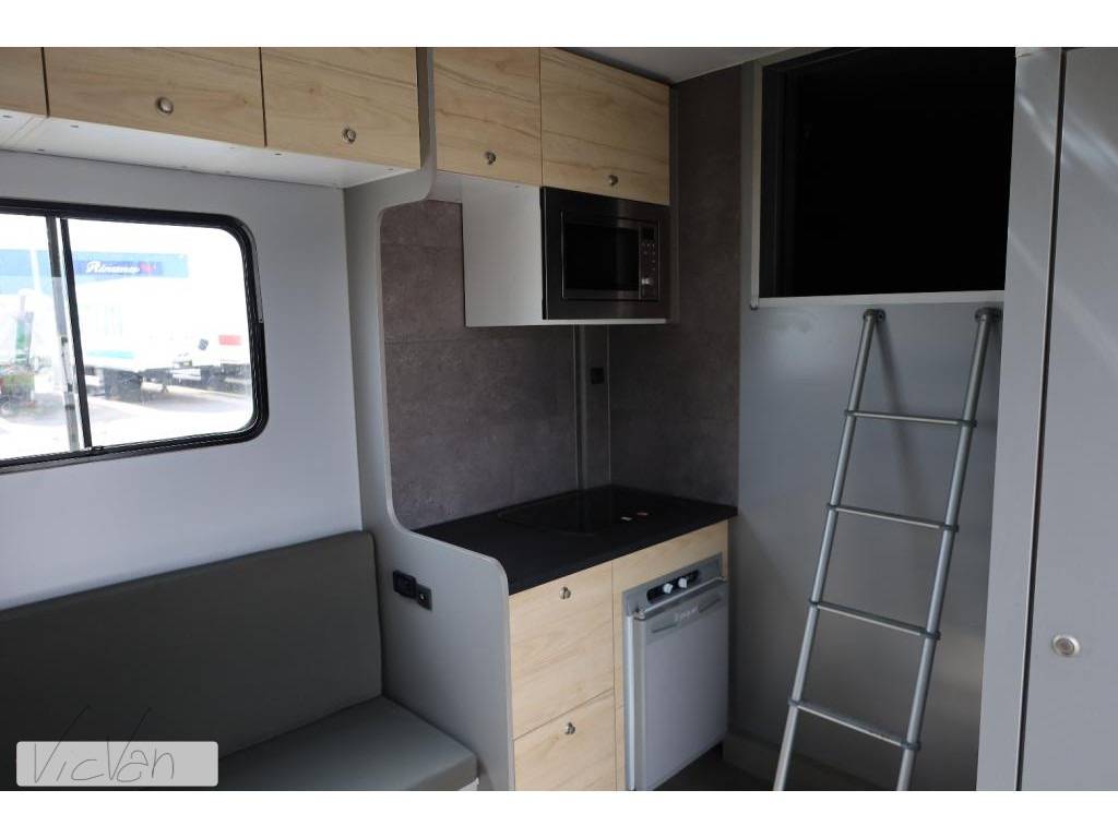 MAN TGL 8.190 con vivienda