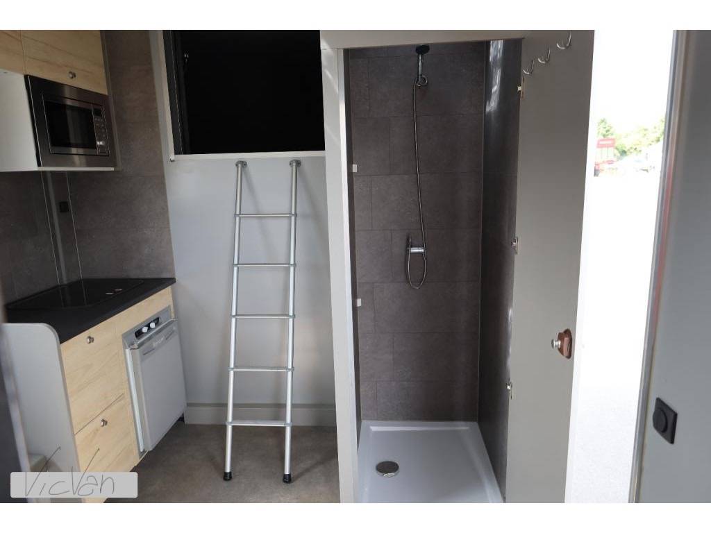 MAN TGL 8.190 con vivienda