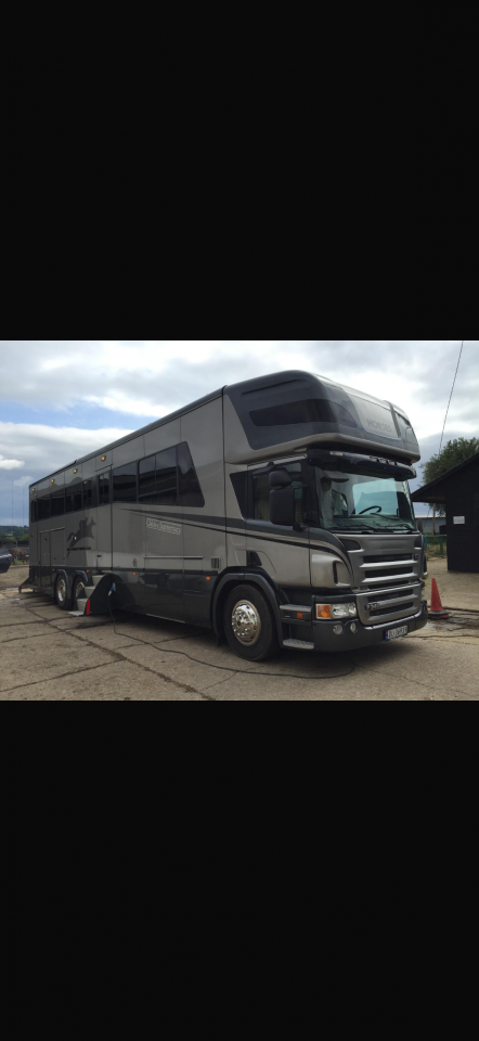 Furgoneta para caballos Oakley Scania 340 2006 De segunda mano