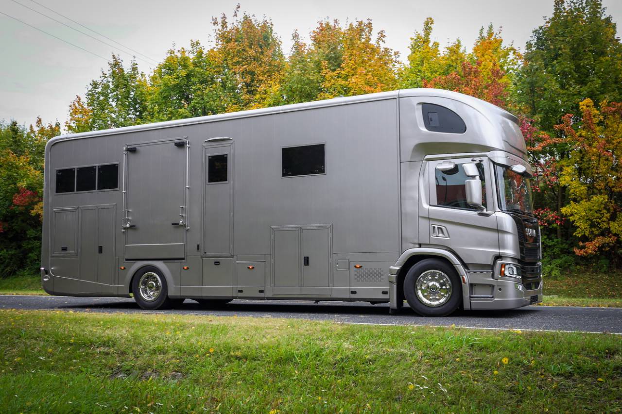 Cami&oacute;n para caballos Scania SCANIA 320 INterhorse 2025 Nuevo