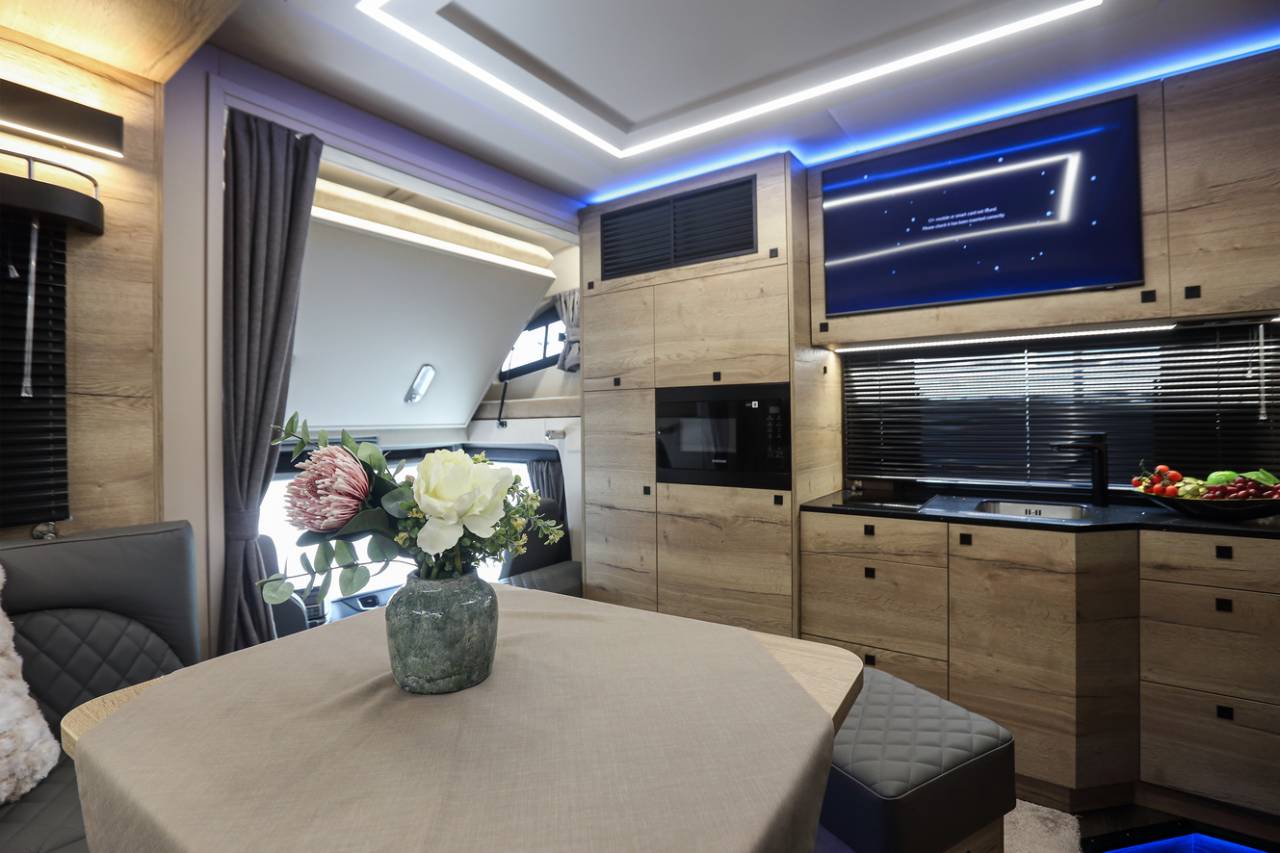 Cami&oacute;n para caballos Scania SCANIA 320 INterhorse 2025 Nuevo