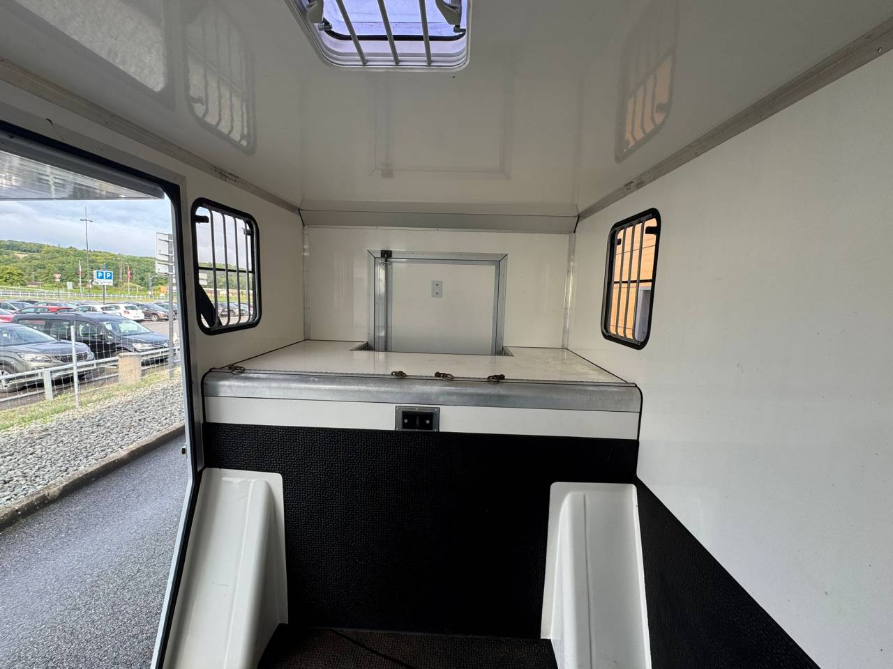 Furgoneta para caballos Cavalcar CAVALCAR 5 PLACES 2020 De segunda mano