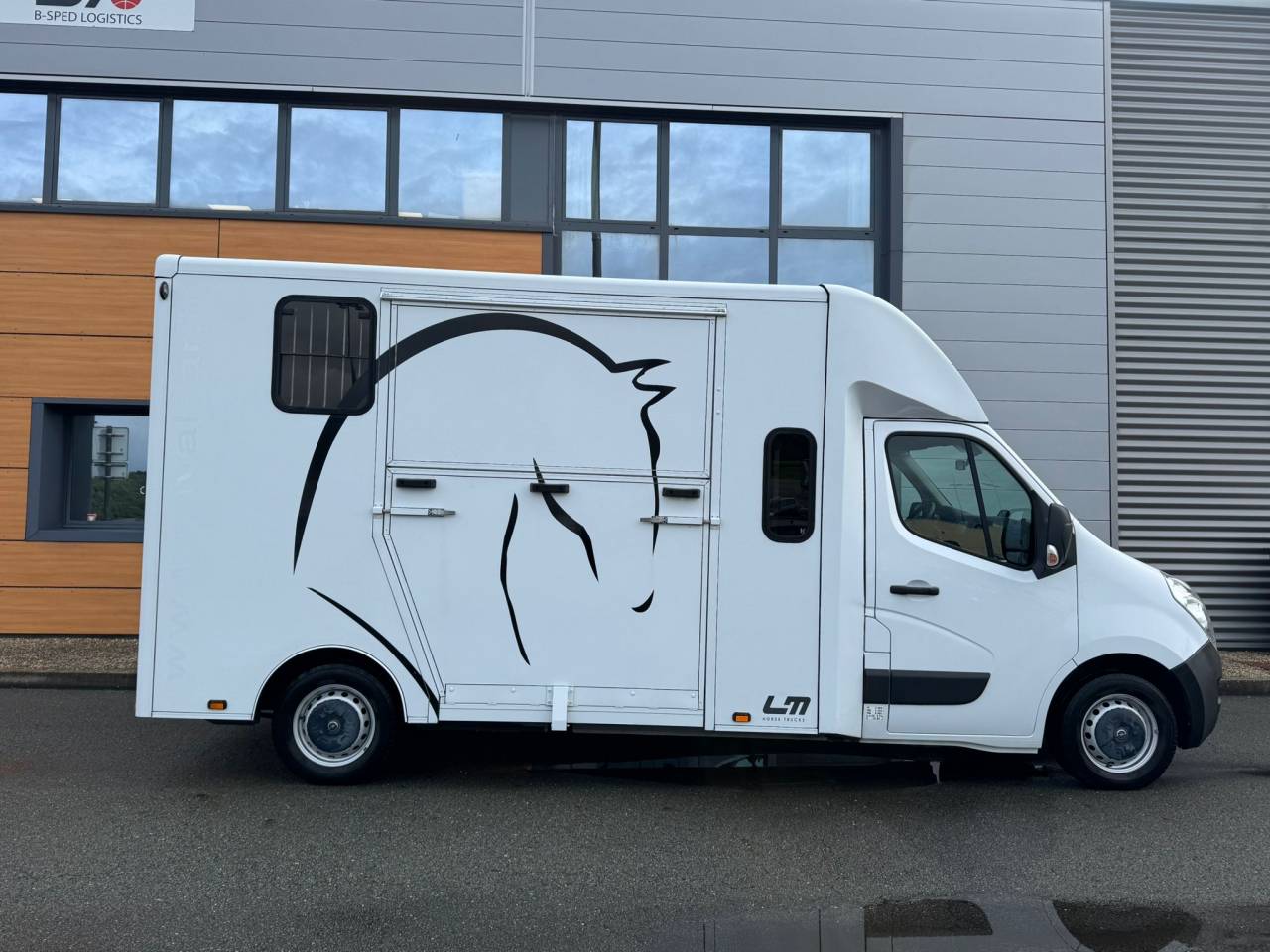 Furgoneta para caballos Cavalcar CAVALCAR 5 PLACES 2020 De segunda mano