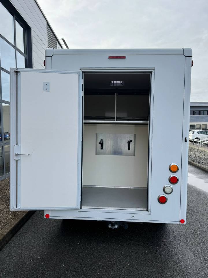 Furgoneta para caballos Cavalcar CAVALCAR 5 PLACES 2020 De segunda mano