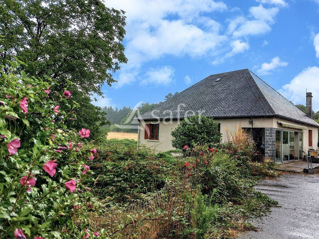 Explotación agrícola En venta Corrèze