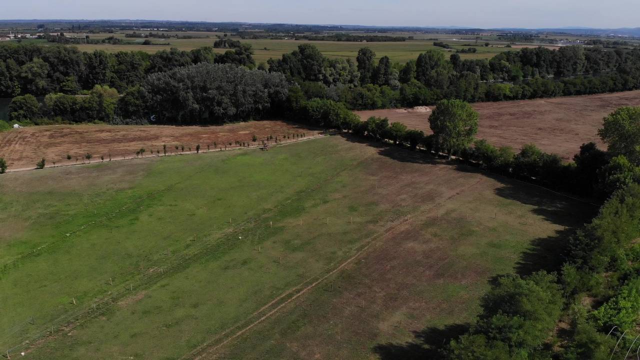 Centro ecuestre En venta Is&egrave;re