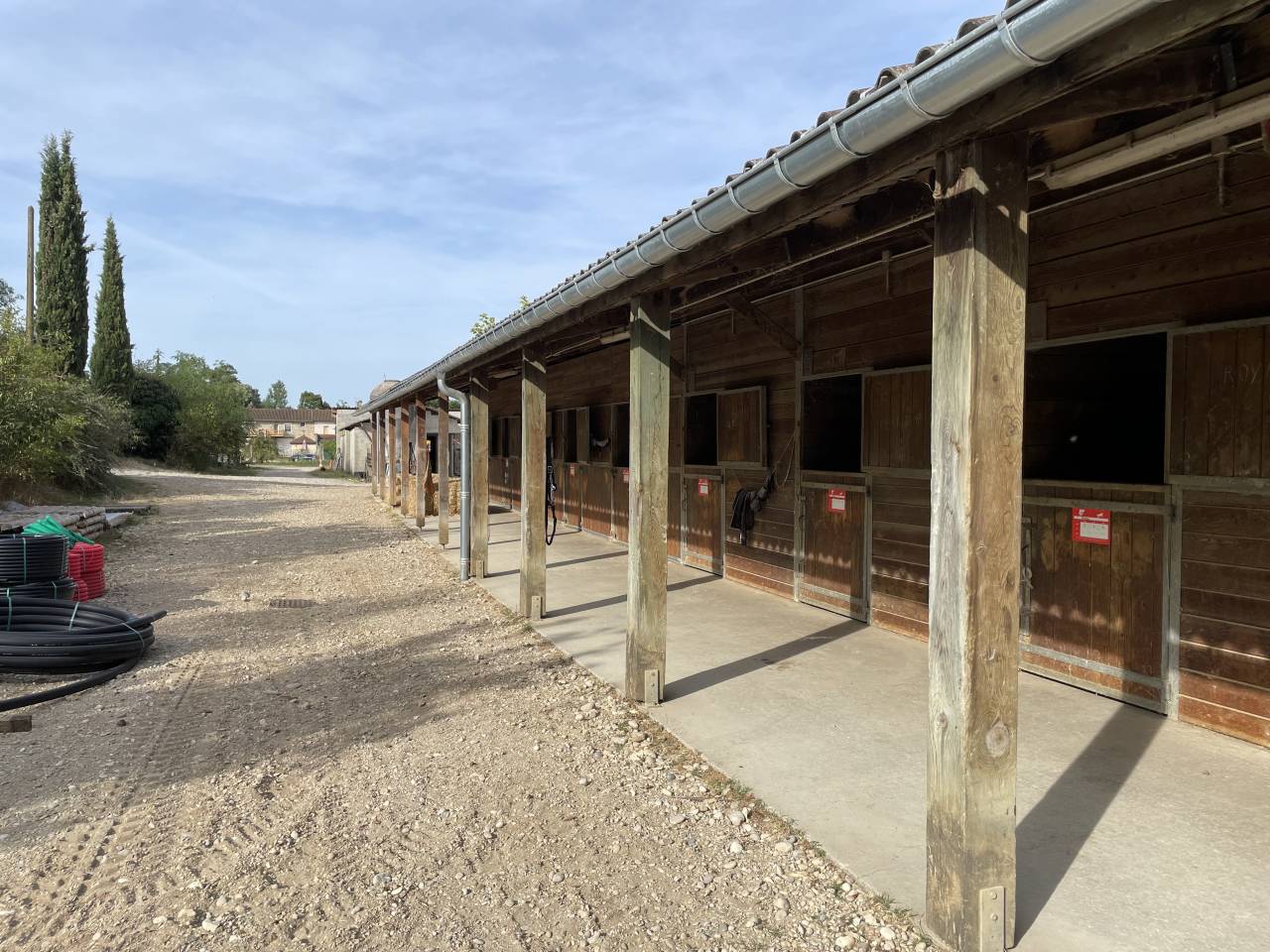 Centro ecuestre En venta Is&egrave;re