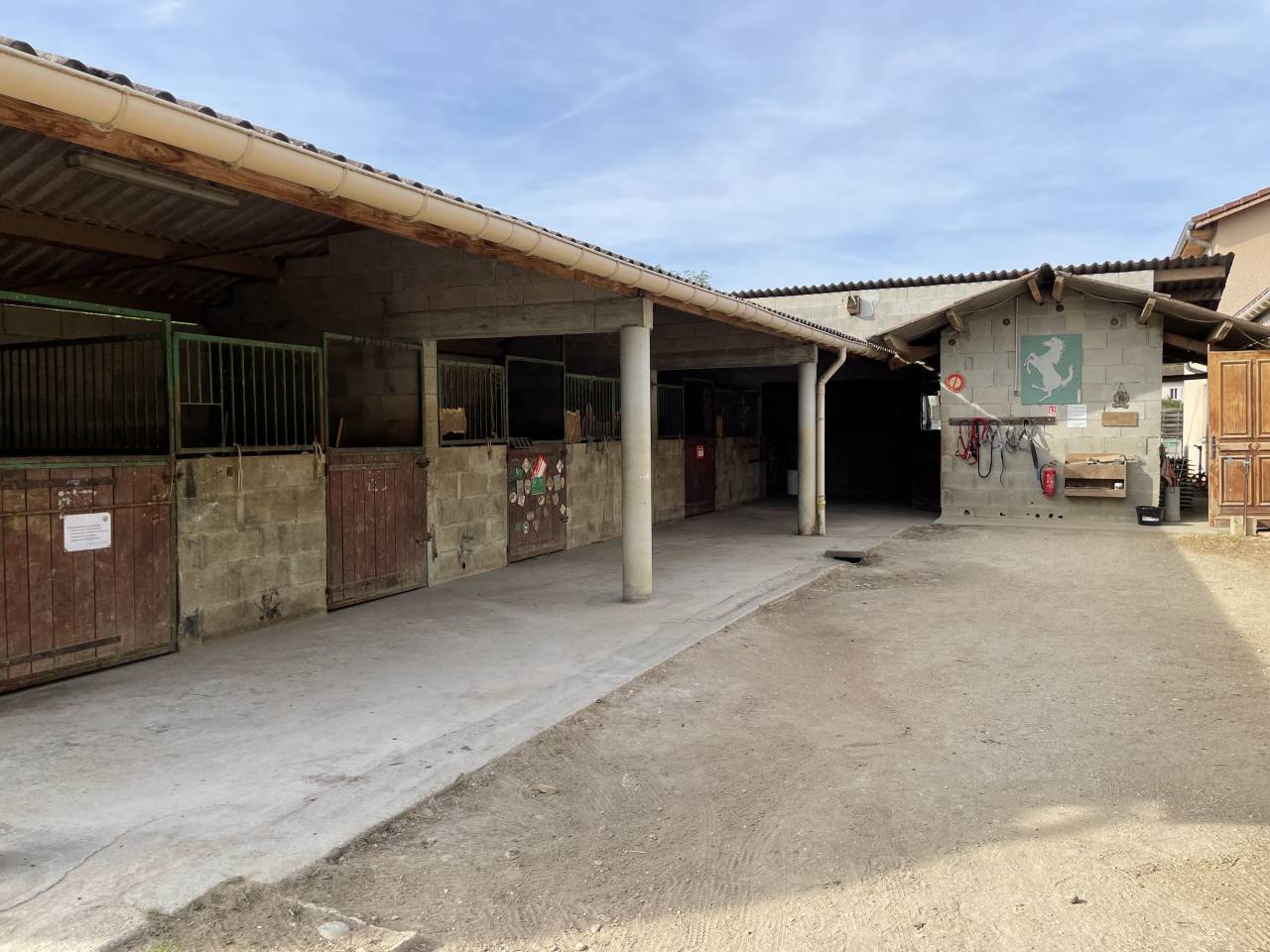 Centro ecuestre En venta Is&egrave;re